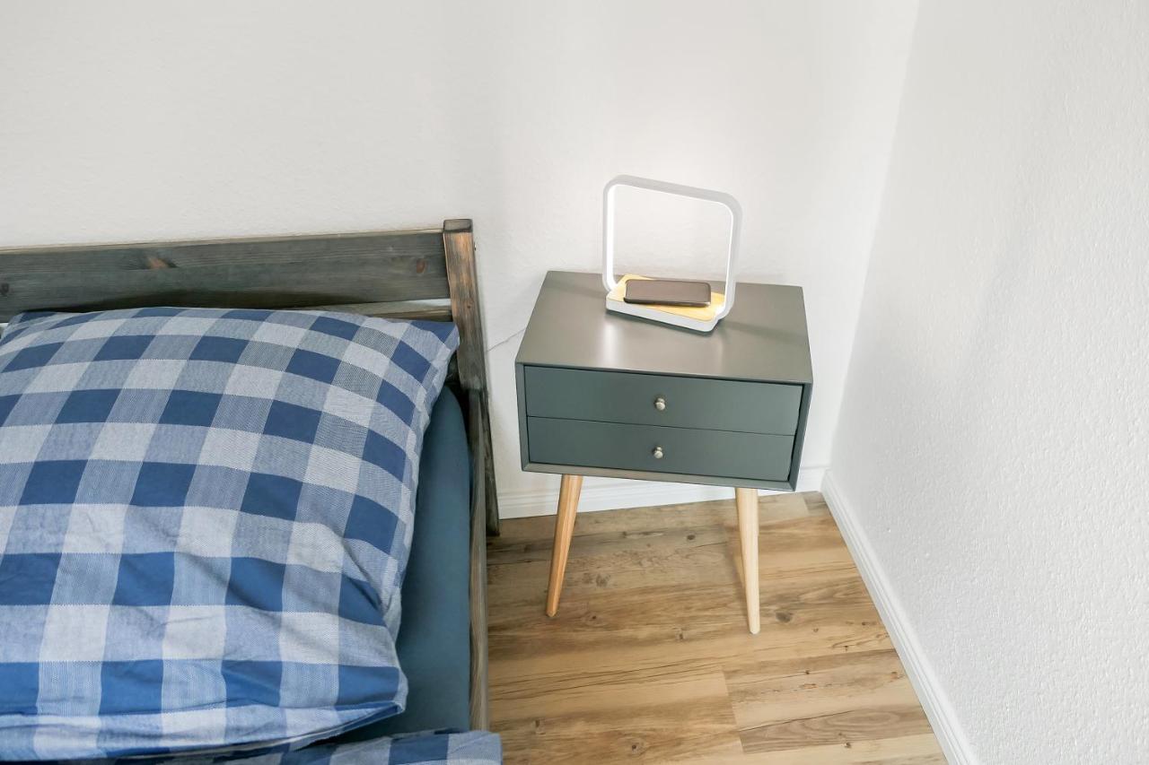 Wohlfuehlwohnung Im Zentrum Mit 24-7 Self Check-In, Wlan & Smart Tv Kiel Bagian luar foto