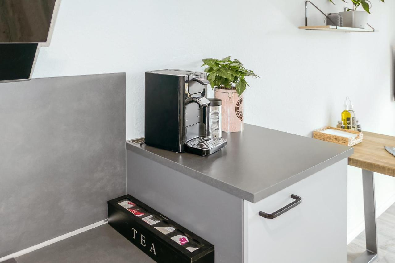 Wohlfuehlwohnung Im Zentrum Mit 24-7 Self Check-In, Wlan & Smart Tv Kiel Bagian luar foto